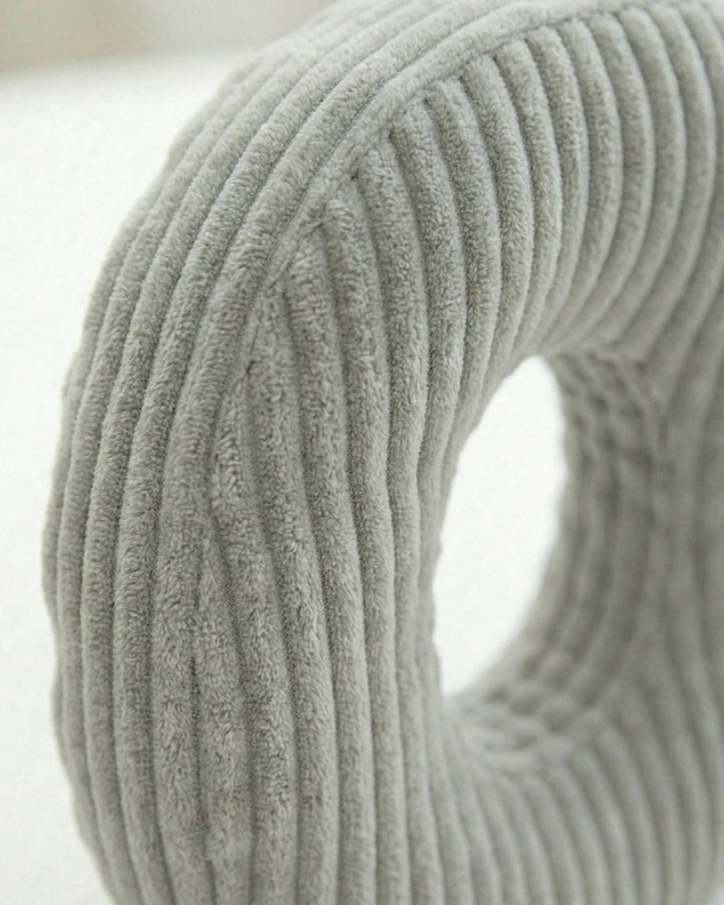 Design Buchstaben-Kissen "O"