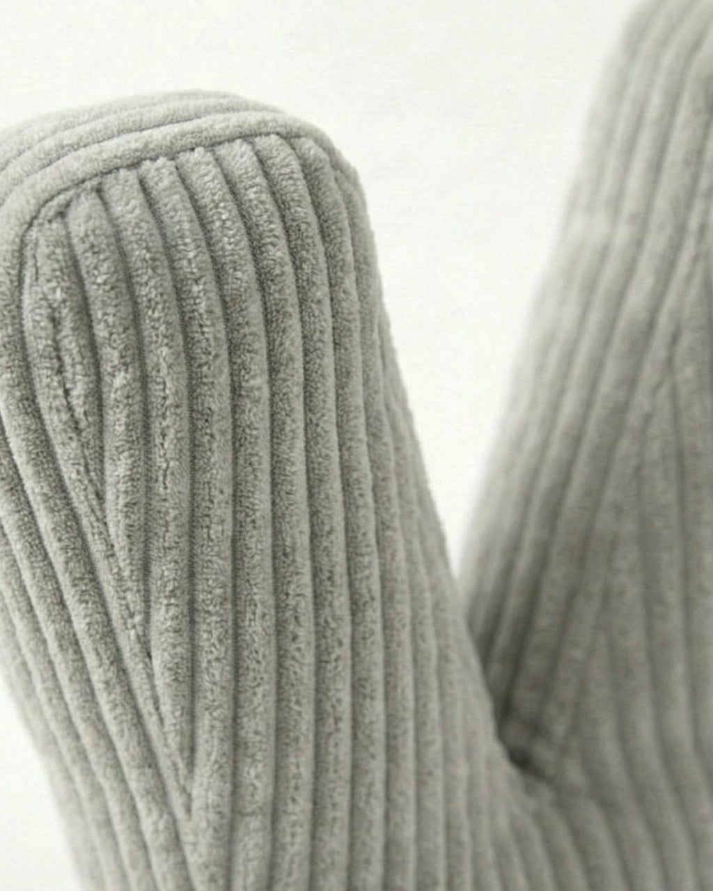 Design Buchstaben-Kissen "V"